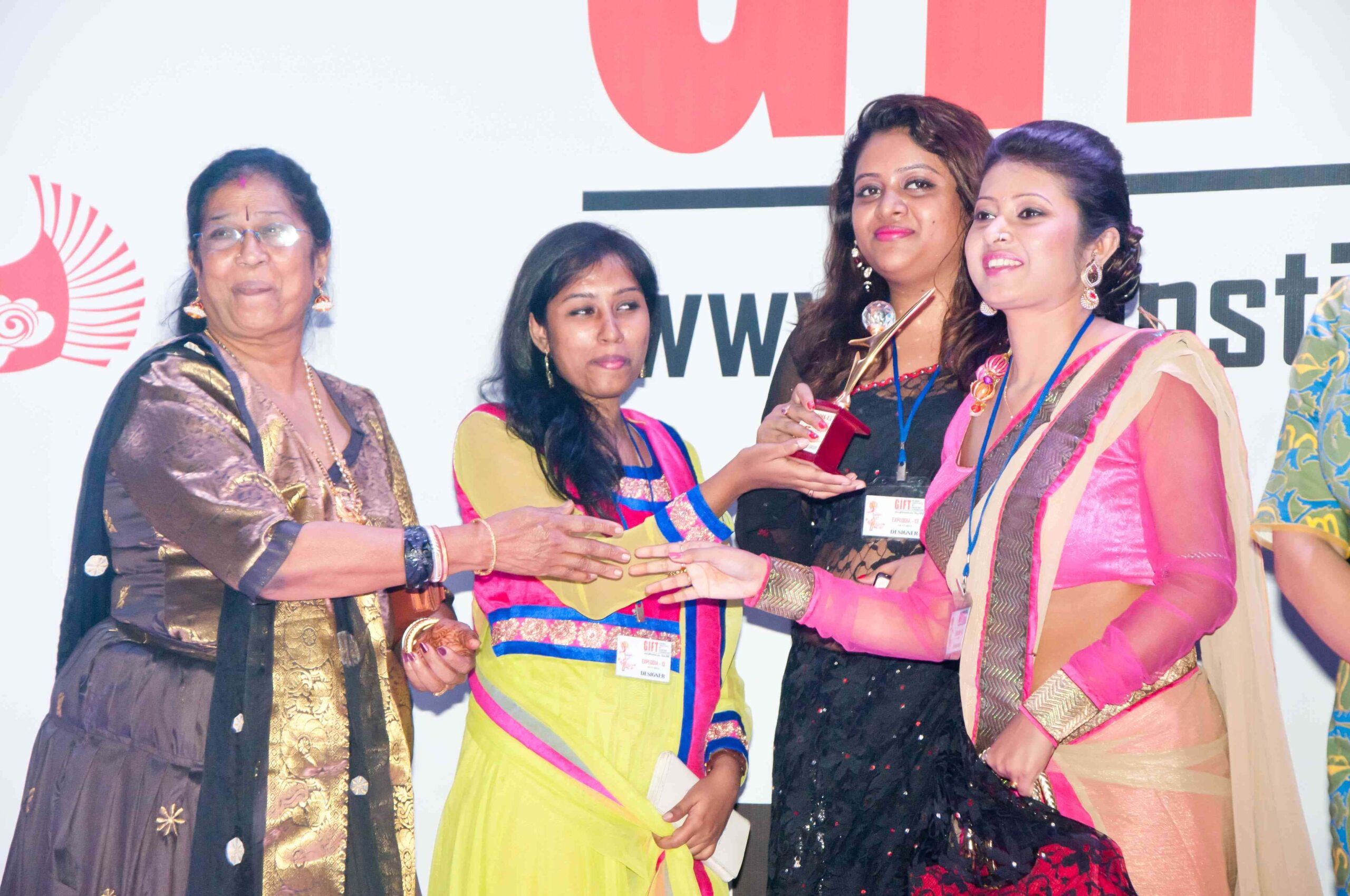 Fashion Designing Courses in Kolkata for New Creators – GIFT